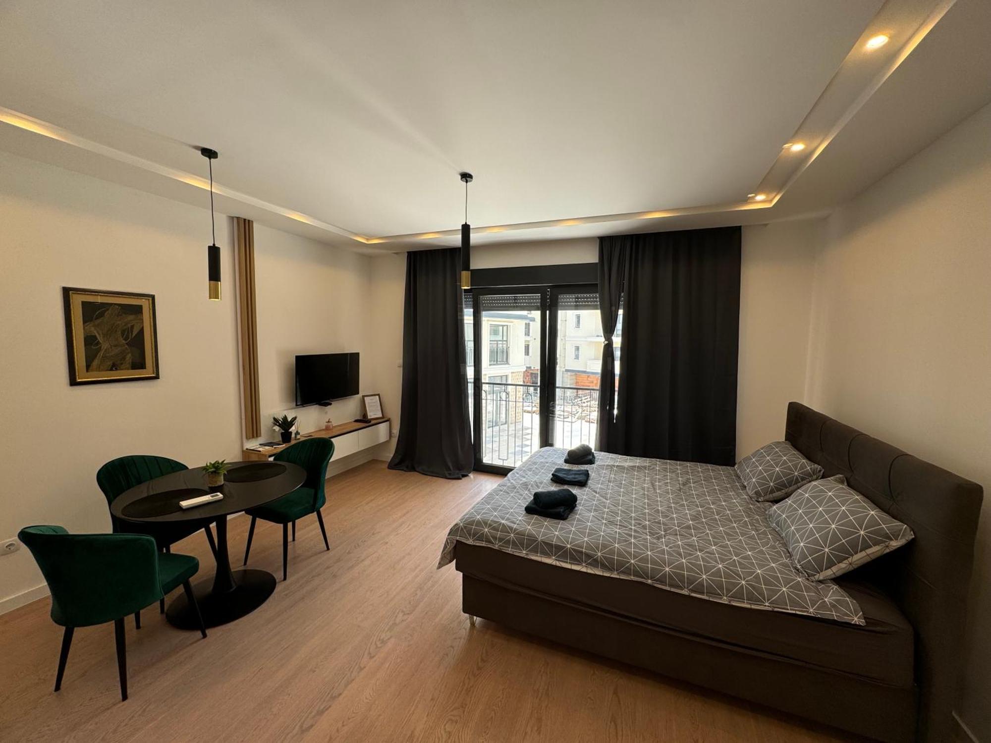 Apartment Epicenter *